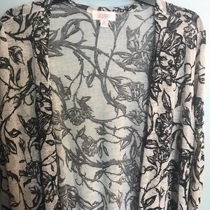 Lularoe Sarah Noir Roses Duster. Pretty!! NWT